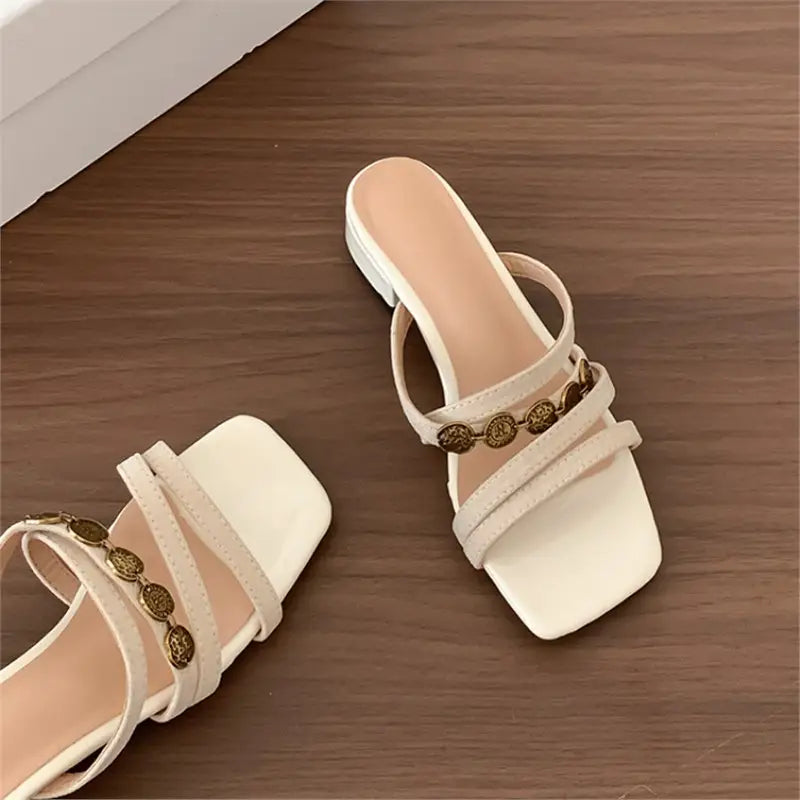 Women Low Heeled Slippers