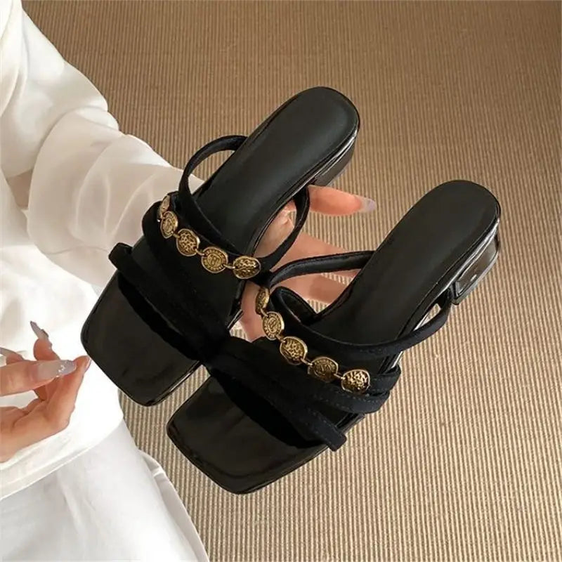 Women Low Heeled Slippers